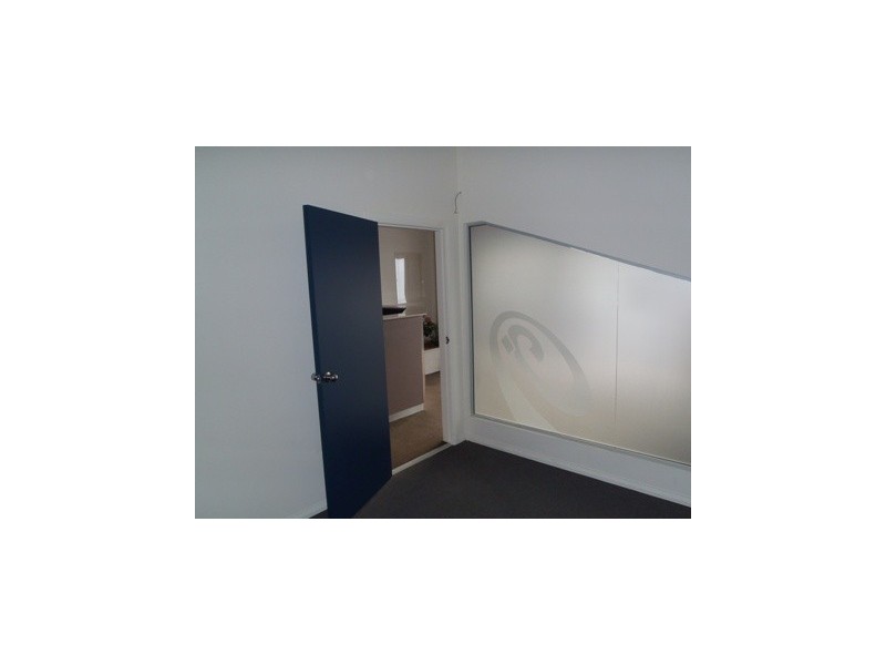 77 Macquarie Rd, Ingleburn NSW 2565