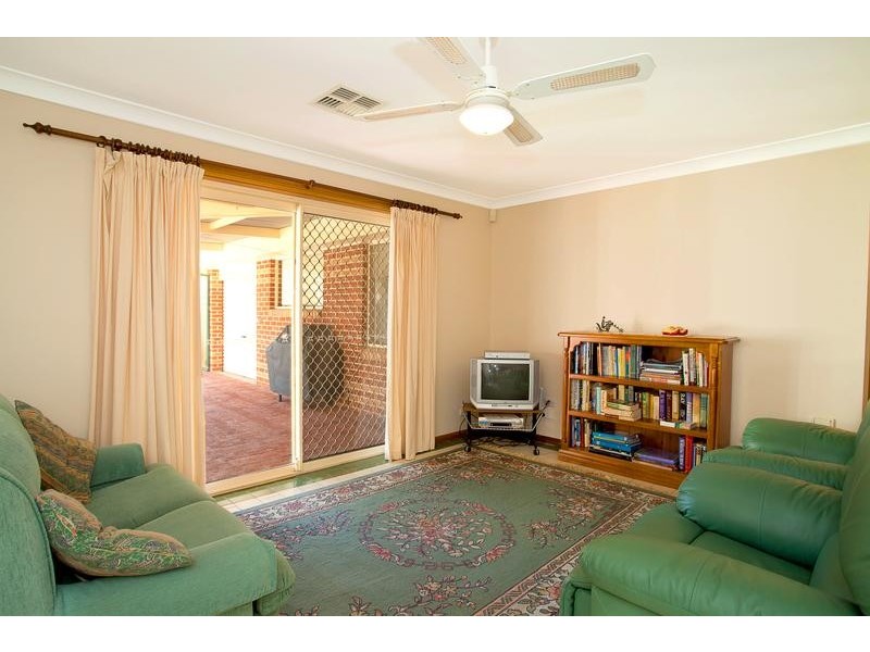 6 Oldsmobile Place, Ingleburn NSW 2565