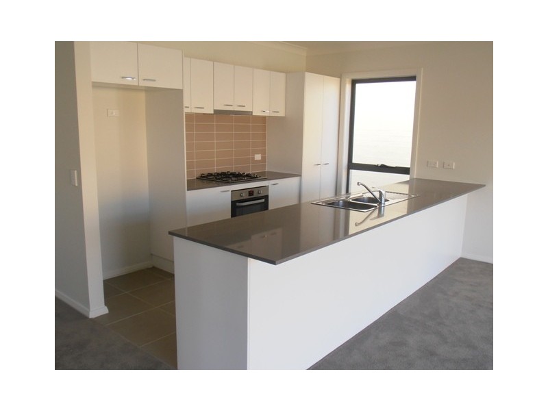 2 Brothers Lane, Glenfield NSW 2167