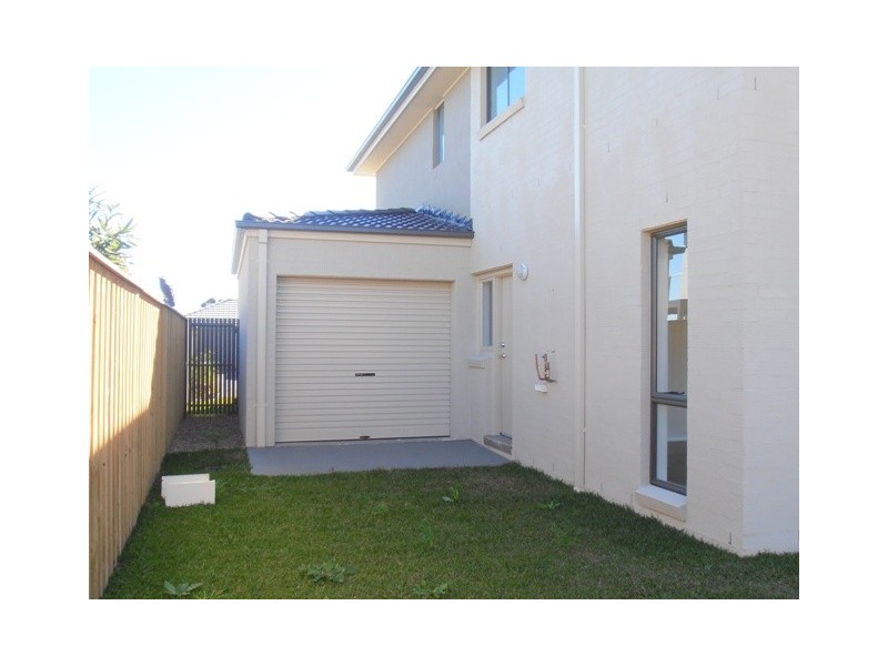 2 Brothers Lane, Glenfield NSW 2167