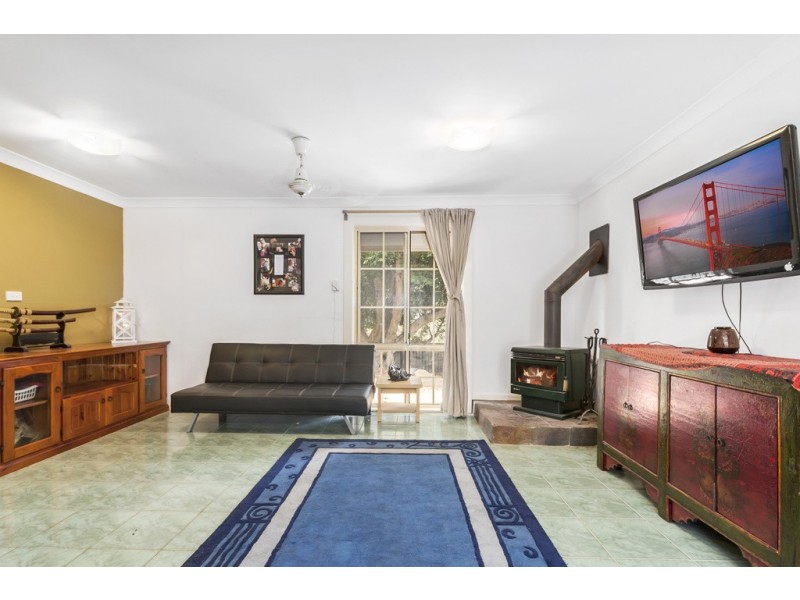 6 Enid Place, Ingleburn NSW 2565