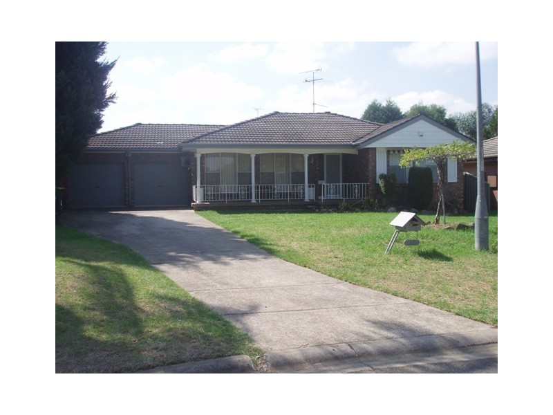 17 Aseki Avenue, Glenfield NSW 2167