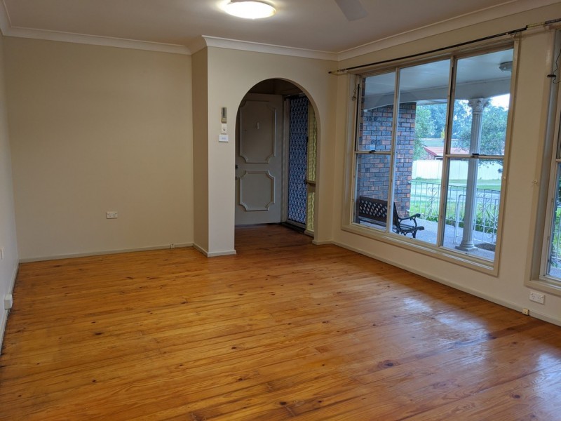 17 Aseki Avenue, Glenfield NSW 2167