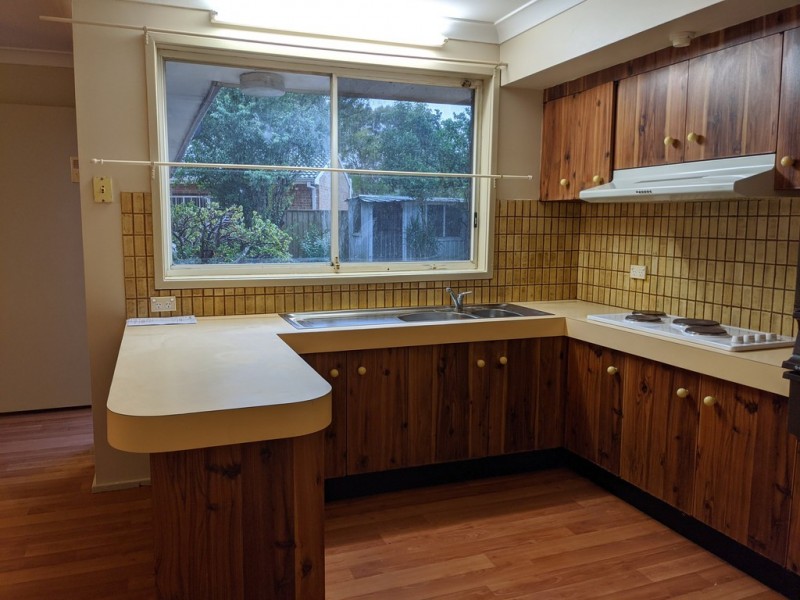 17 Aseki Avenue, Glenfield NSW 2167