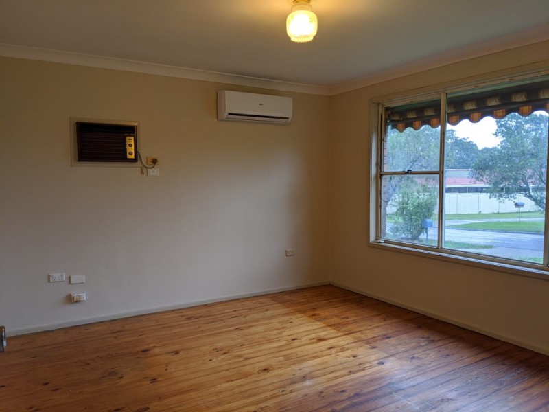 17 Aseki Avenue, Glenfield NSW 2167