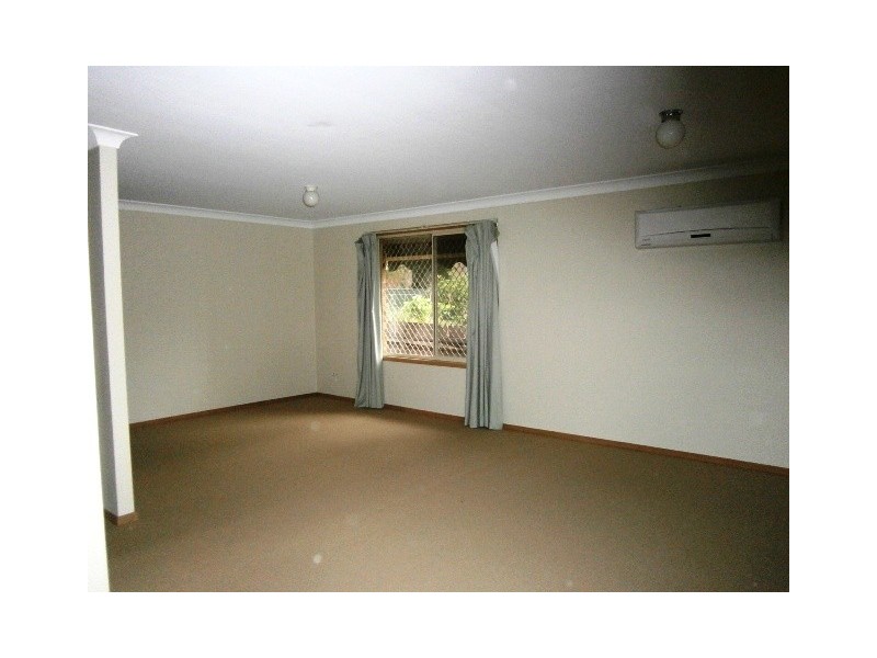 2/23 Fourth Avenue, Macquarie Fields NSW 2564