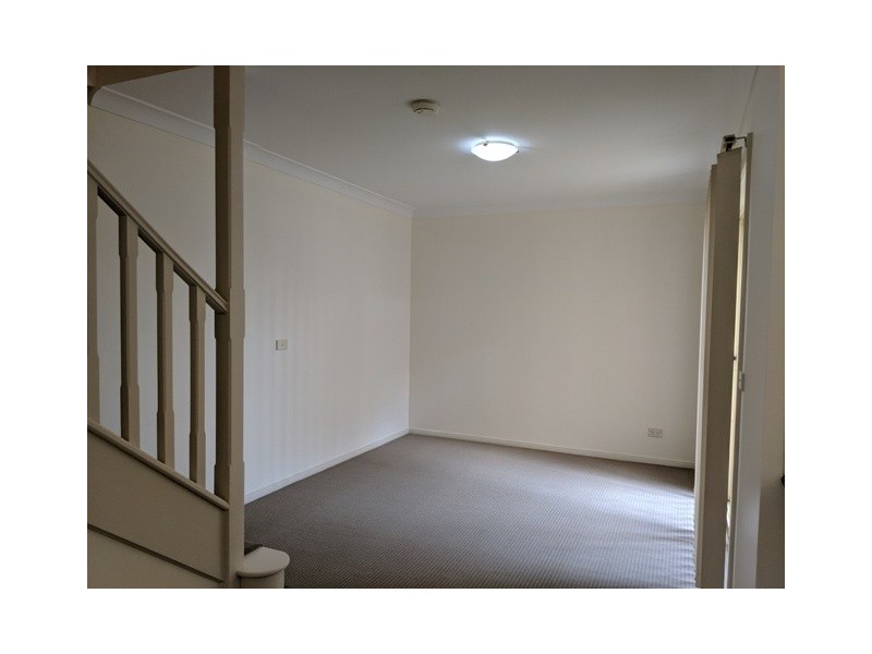 2/172 Cumberland Road, Ingleburn NSW 2565