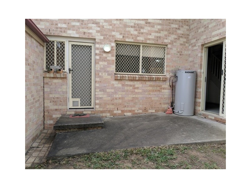 2/172 Cumberland Road, Ingleburn NSW 2565