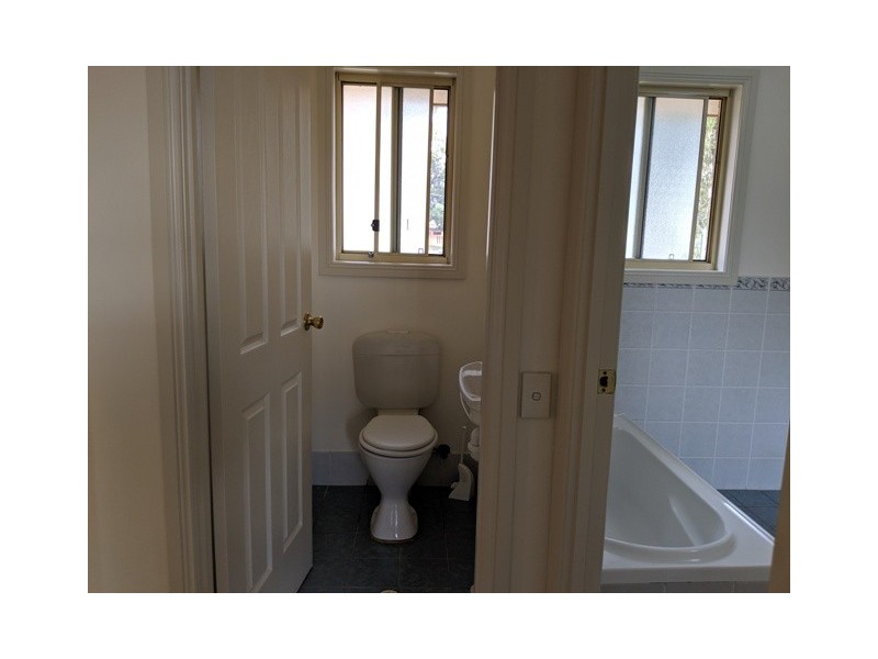 2/172 Cumberland Road, Ingleburn NSW 2565