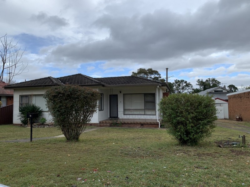 4 Gloucester Street, Macquarie Fields NSW 2564