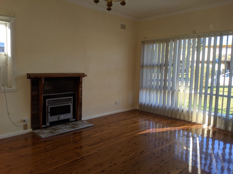 4 Gloucester Street, Macquarie Fields NSW 2564