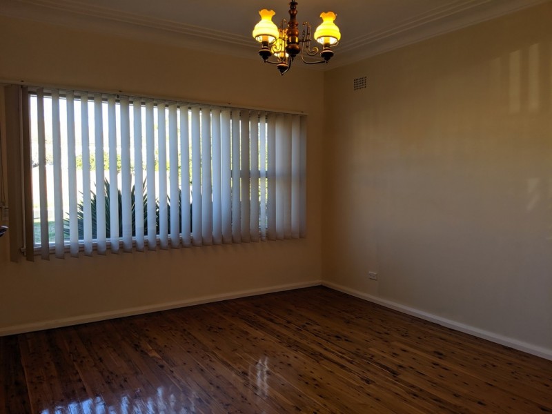 4 Gloucester Street, Macquarie Fields NSW 2564