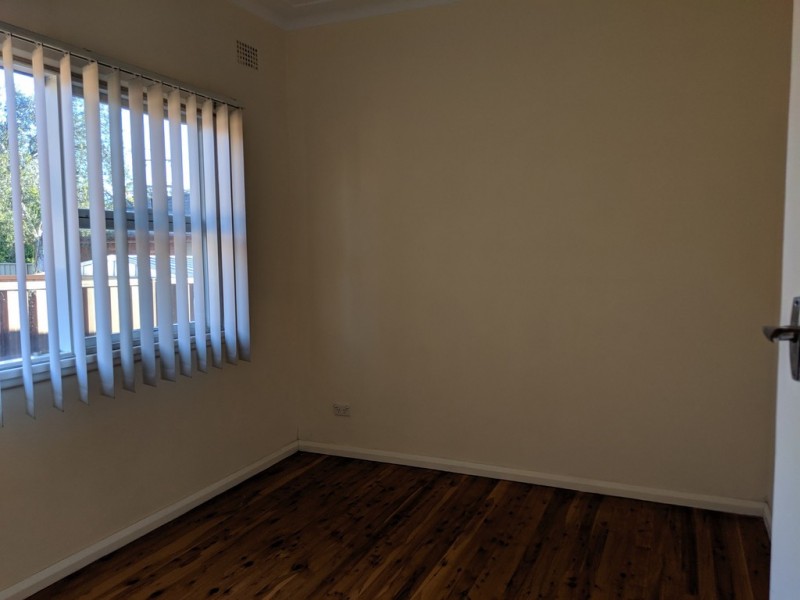 4 Gloucester Street, Macquarie Fields NSW 2564