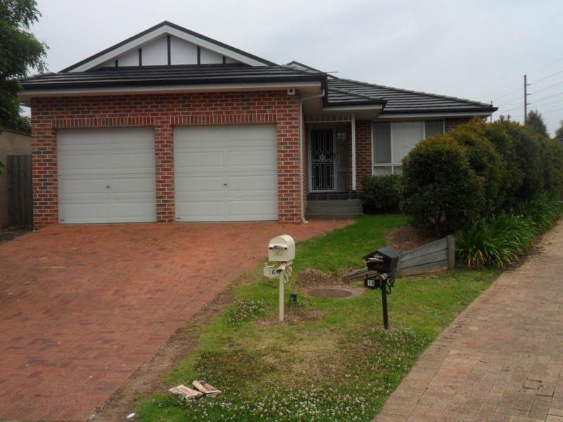16 St Luke Place, Blair Athol NSW 2560