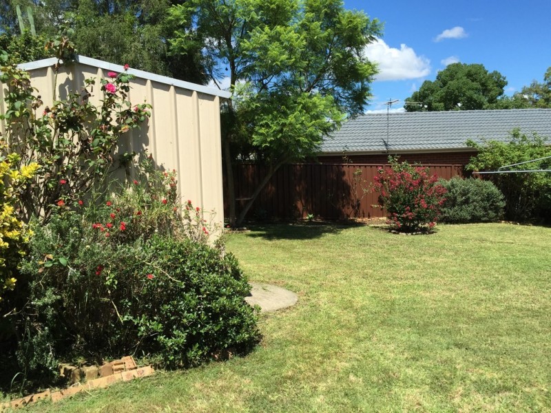 4 Daimler Place, Ingleburn NSW 2565