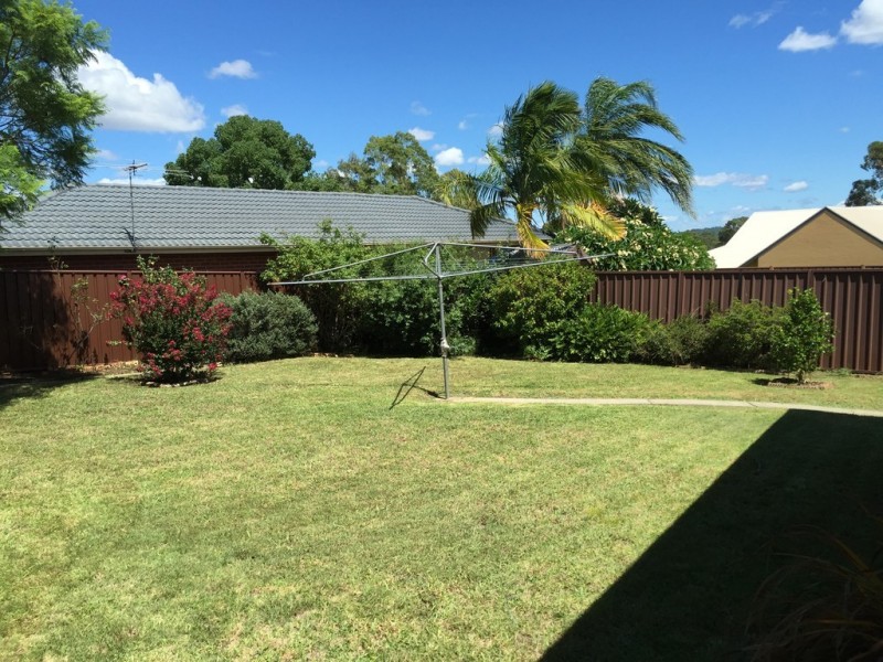 4 Daimler Place, Ingleburn NSW 2565