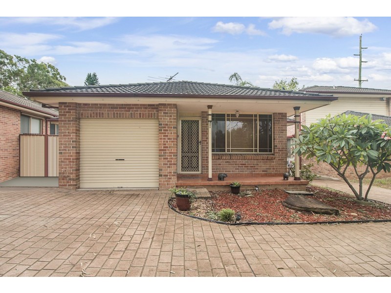 2/1 Macquarie Road, Ingleburn NSW 2565