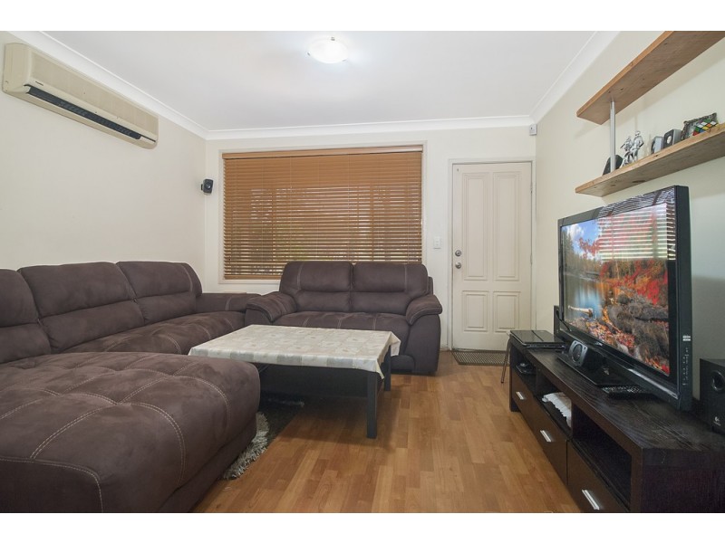 2/1 Macquarie Road, Ingleburn NSW 2565