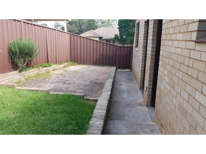 2 Bougainville Rd, Glenfield NSW 2167