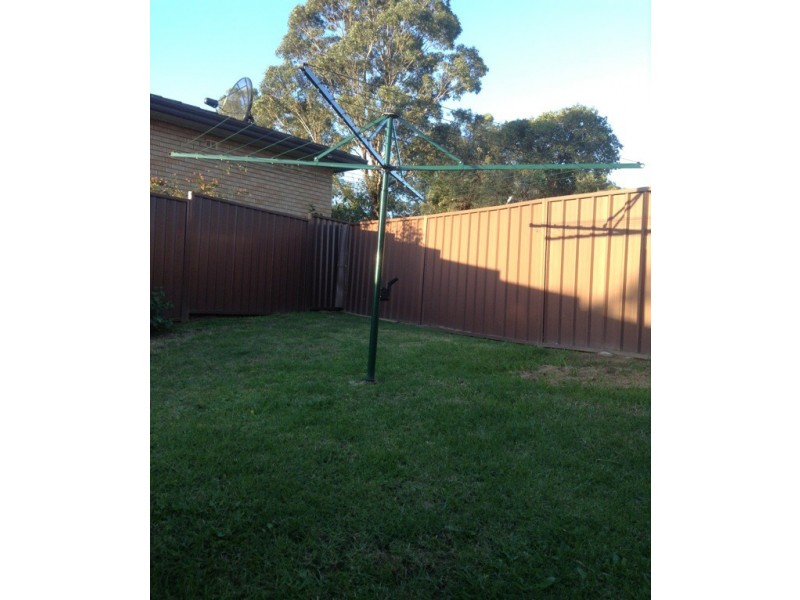 2 Bougainville Rd, Glenfield NSW 2167