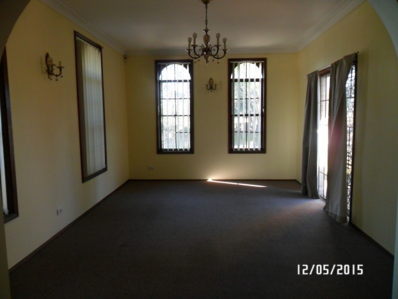 2 Bougainville Rd, Glenfield NSW 2167