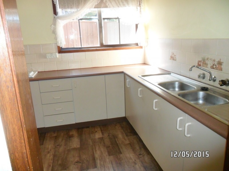 2 Bougainville Rd, Glenfield NSW 2167