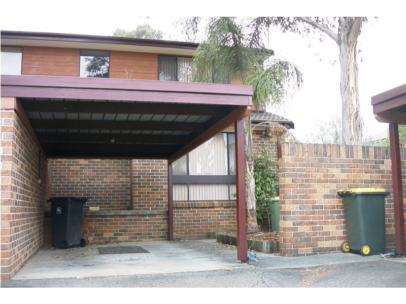 5/6 Jacquinot Place, Glenfield NSW 2167