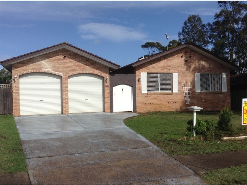 135 Evelyn Street, Macquarie Fields NSW 2564