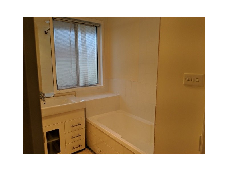 35B Sebastian Avenue, Rosemeadow NSW 2560