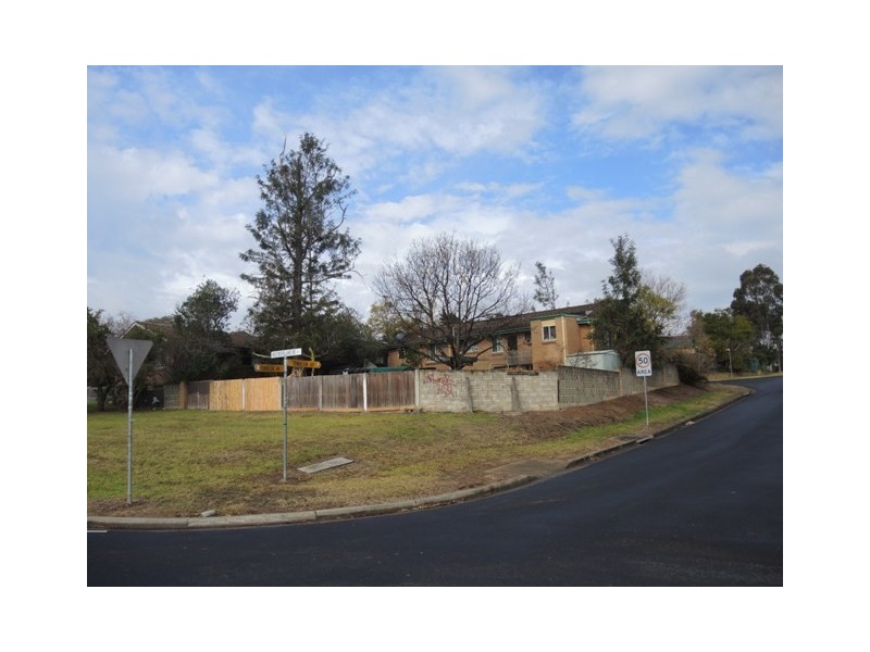 2 Birdsville Crescent, Leumeah NSW 2560