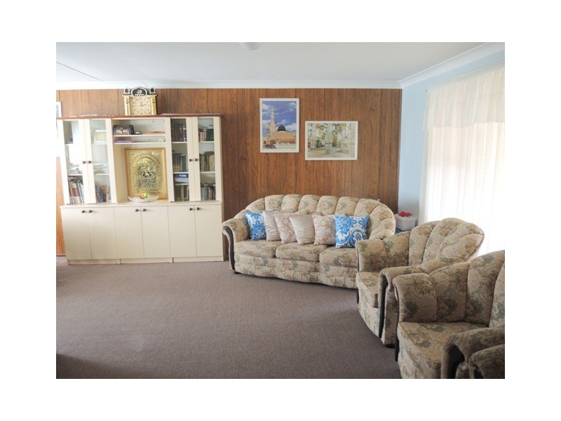 2 Birdsville Crescent, Leumeah NSW 2560