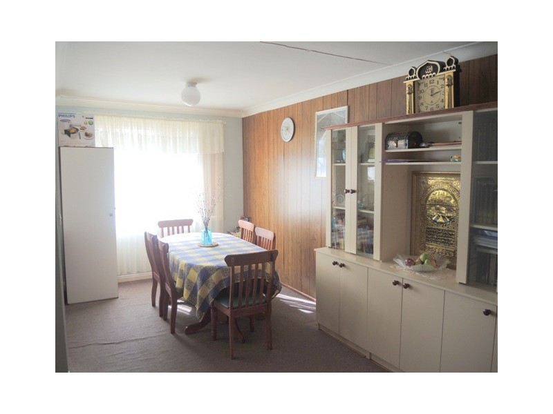 2 Birdsville Crescent, Leumeah NSW 2560