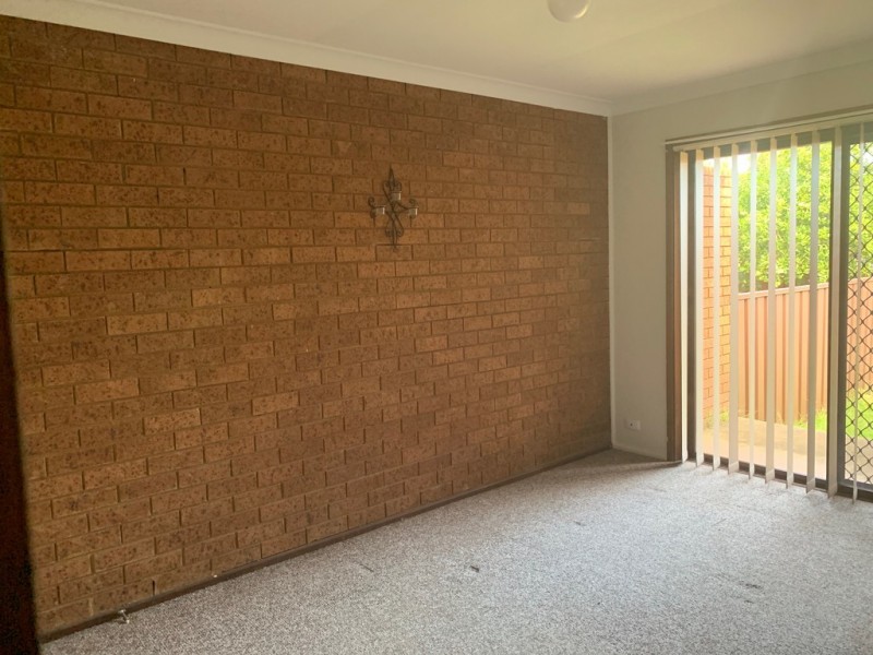 2/77-79 Parliament Road, Macquarie Fields NSW 2564