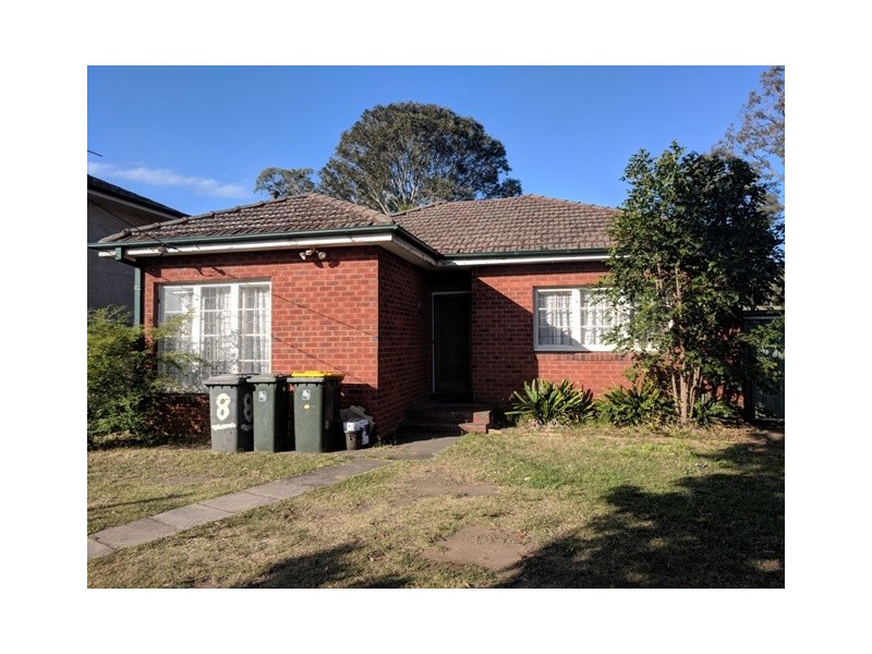 8 Cambridge Street, Ingleburn NSW 2565