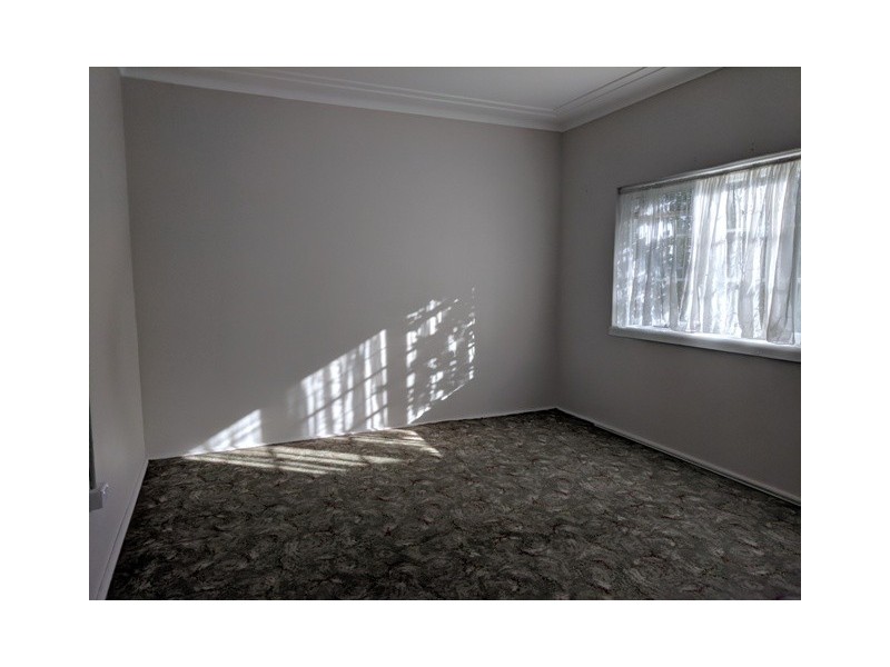 8 Cambridge Street, Ingleburn NSW 2565