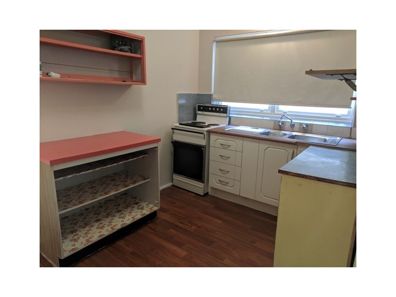 8 Cambridge Street, Ingleburn NSW 2565