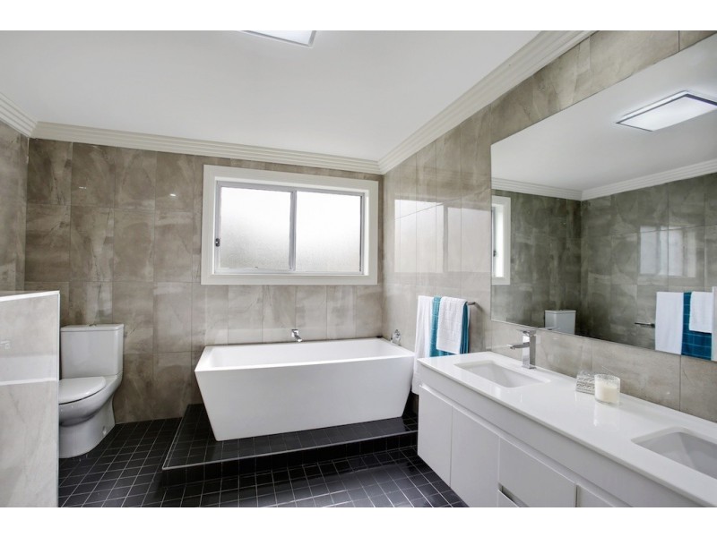 7A Figtree Crescent, Glen Alpine NSW 2560