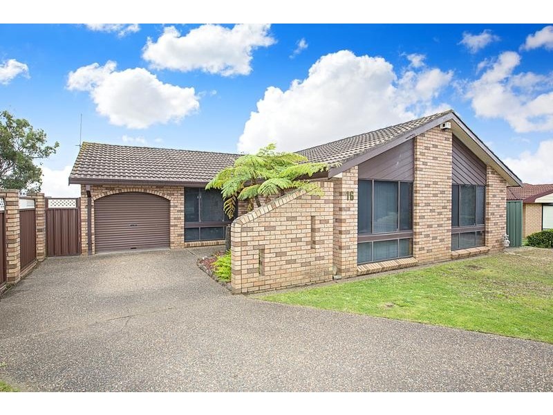 16 Clement Place, Ingleburn NSW 2565