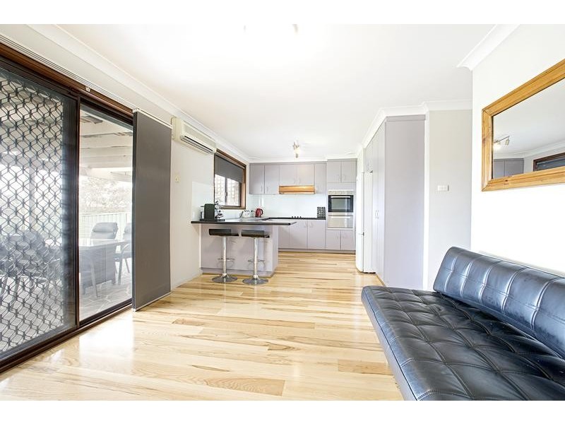 16 Clement Place, Ingleburn NSW 2565