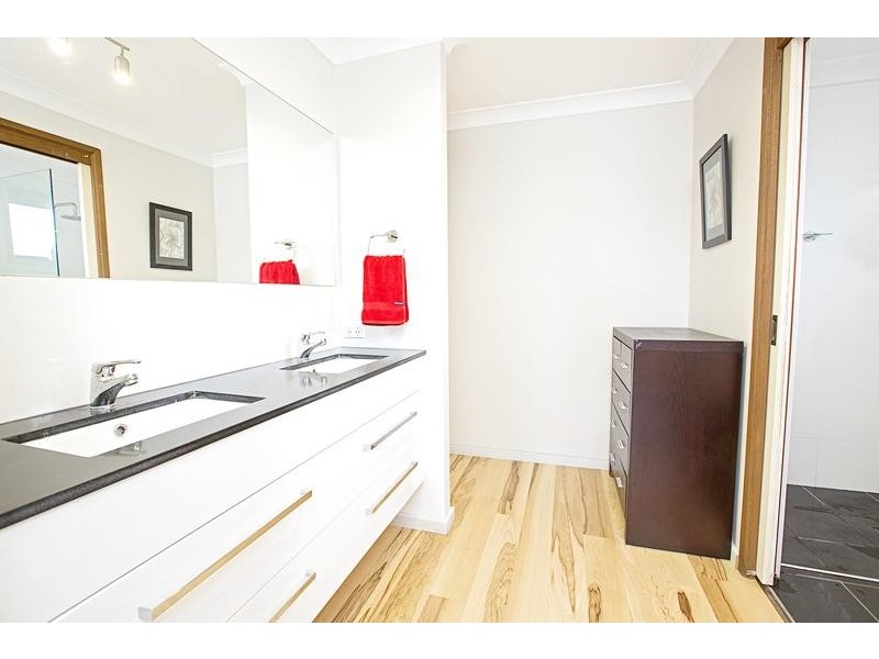 16 Clement Place, Ingleburn NSW 2565