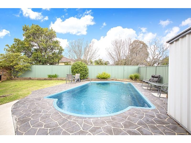 16 Clement Place, Ingleburn NSW 2565