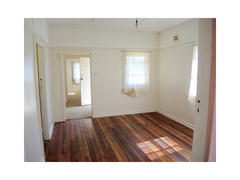 21 Pritchard Road, Macquarie Fields NSW 2564