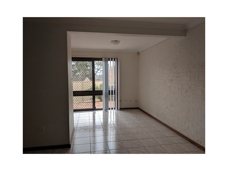 12/6 Jacquinot Place, Glenfield NSW 2167