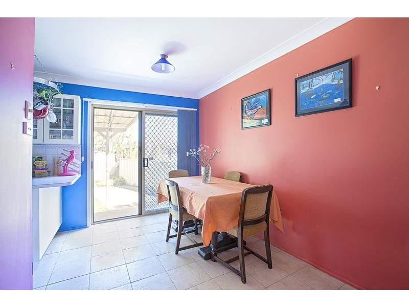 6 Merryweather Close, Minto NSW 2566