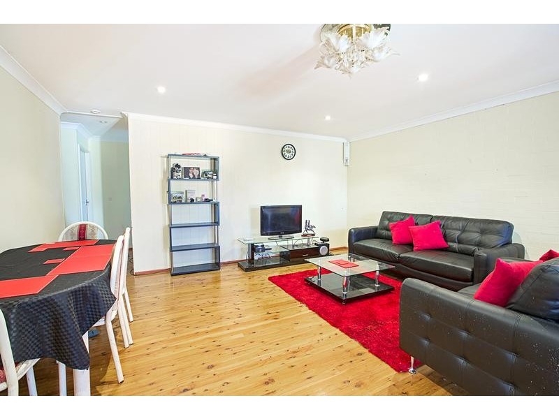 9 Oprey Place, Minto NSW 2566