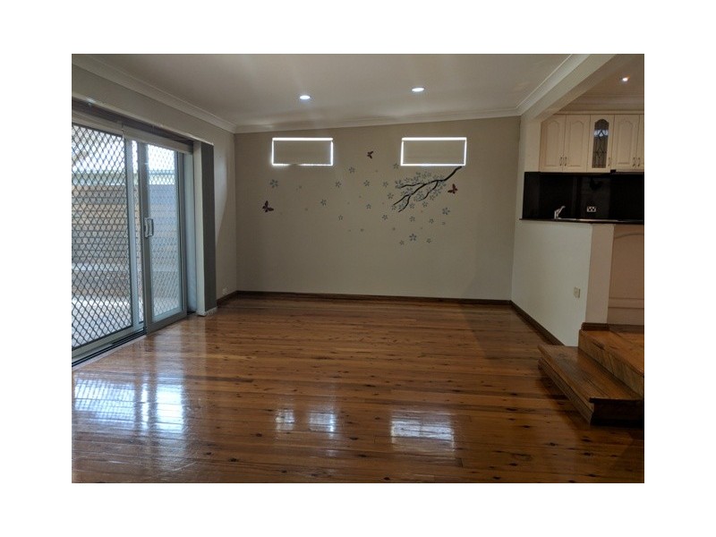8 Hurlstone Avenue, Glenfield NSW 2167