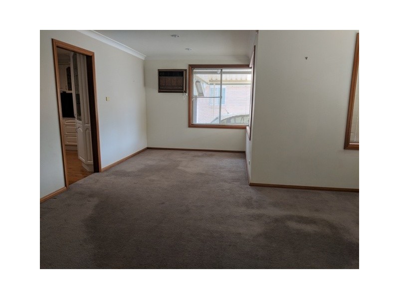 8 Hurlstone Avenue, Glenfield NSW 2167