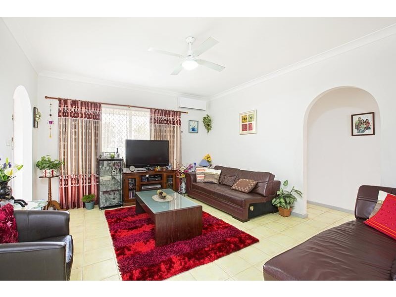 30 Warwick Street, Minto NSW 2566