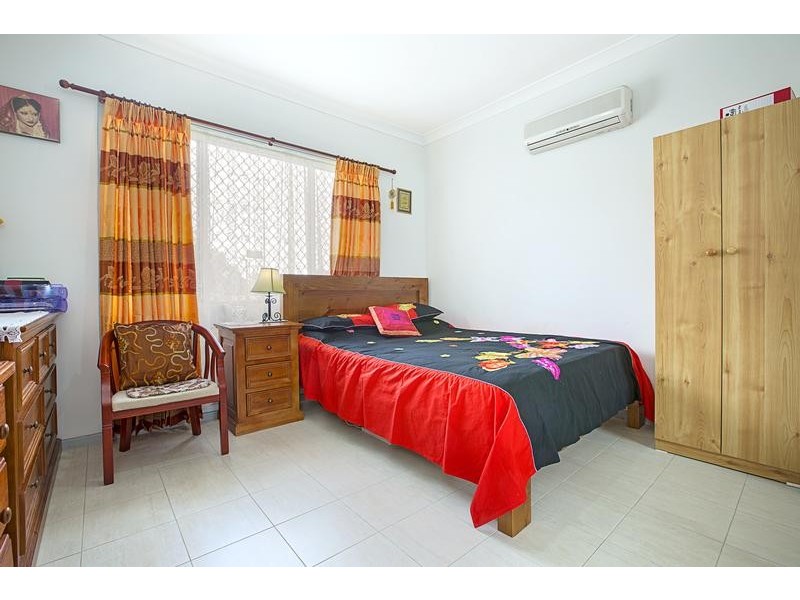 30 Warwick Street, Minto NSW 2566