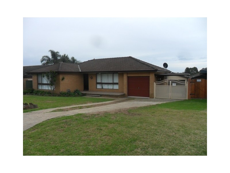 16 Harrow Road, Glenfield NSW 2167